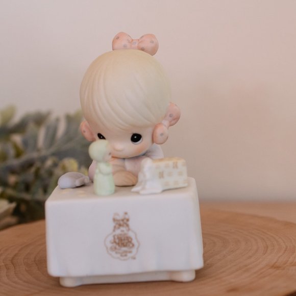 Precious Moments Girl with doll figurine, 1989, My Happiness - Picture 2 of 6